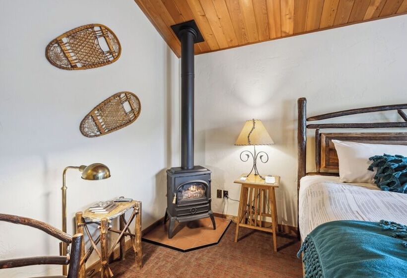 فندق Good Medicine Lodge