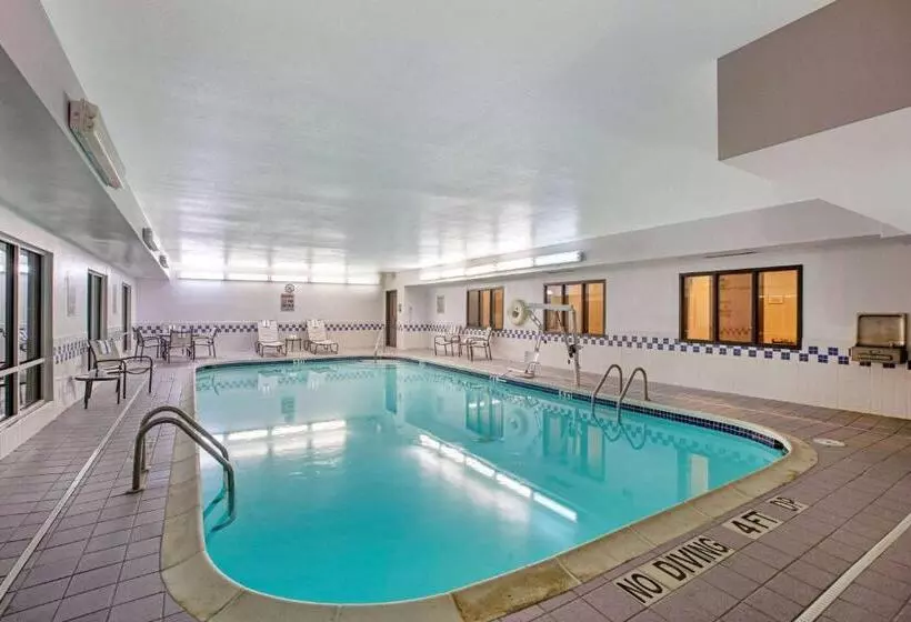 هتل La Quinta By Wyndham Fayetteville