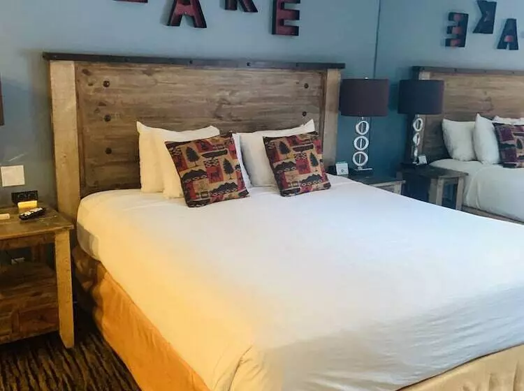 Postmarc Hotel And Spa Suites