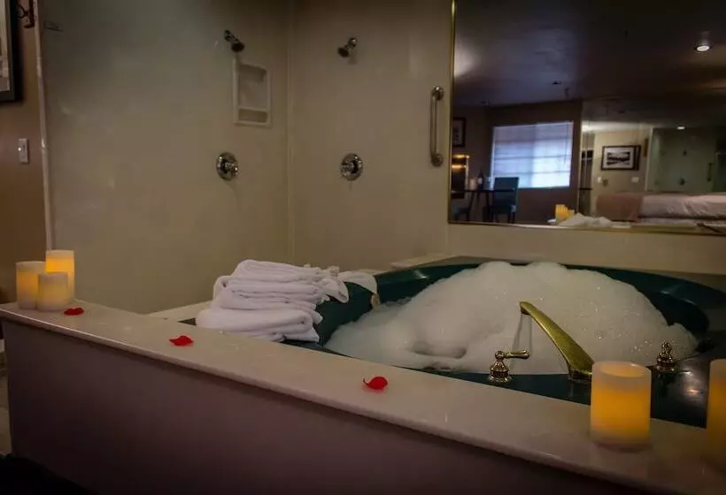 Postmarc Hotel And Spa Suites