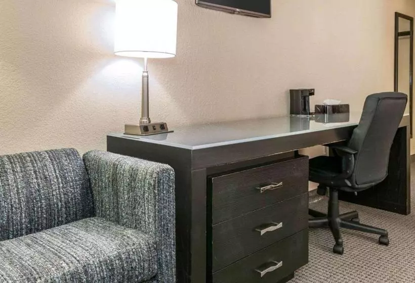 ホテル Blisspoint Inn Northwest Indianapolis