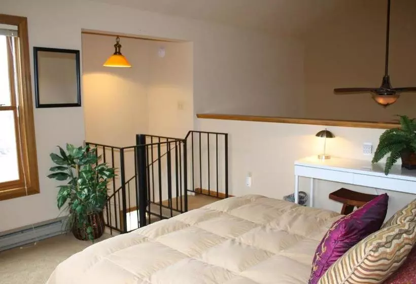 호텔 The Ferringway Resort Condominiums