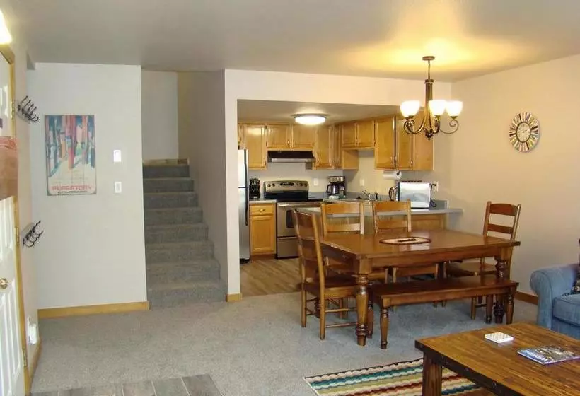 호텔 The Ferringway Resort Condominiums