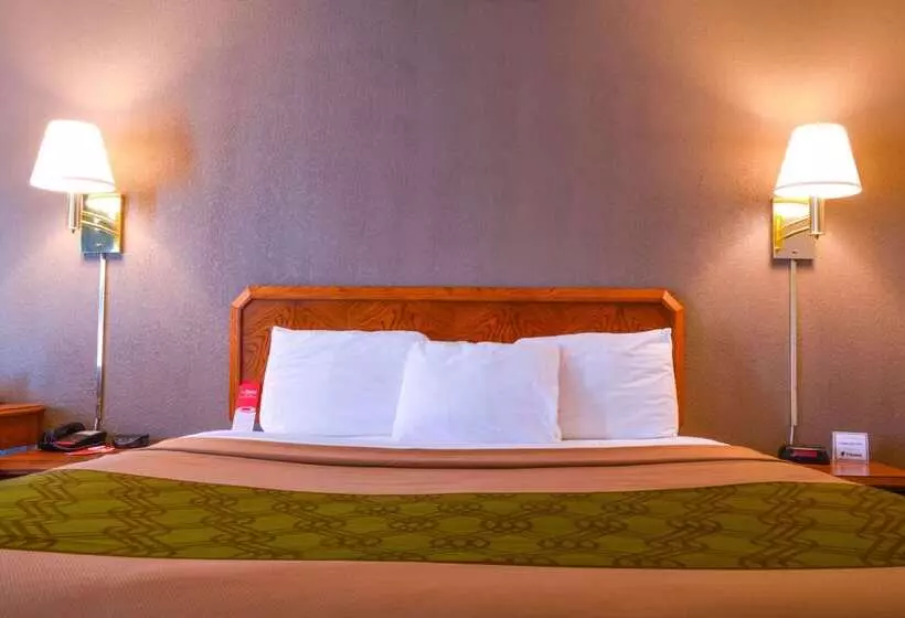 Мотель Econo Lodge