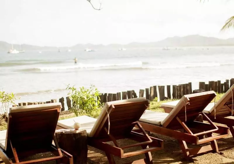 Hotelli The Coast Beachfront