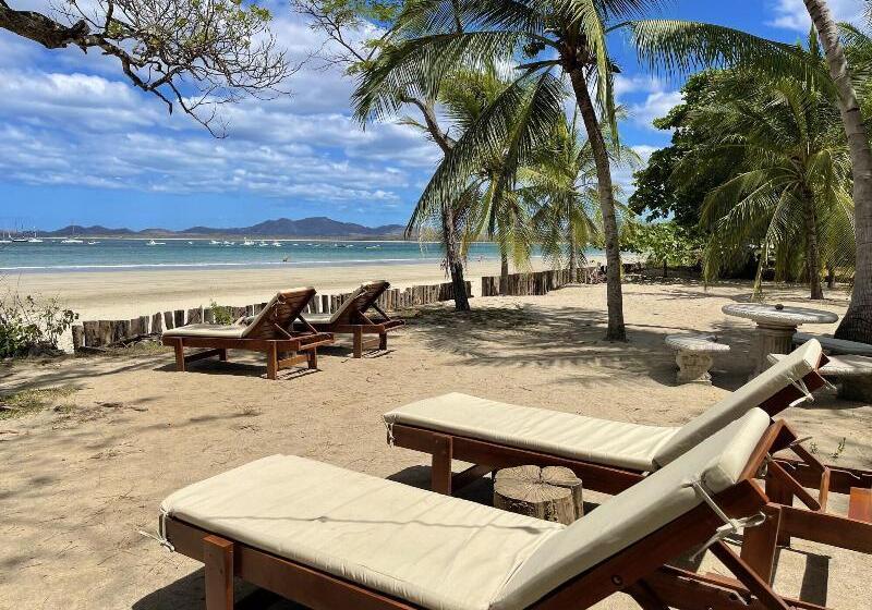 Hotel The Coast Beachfront