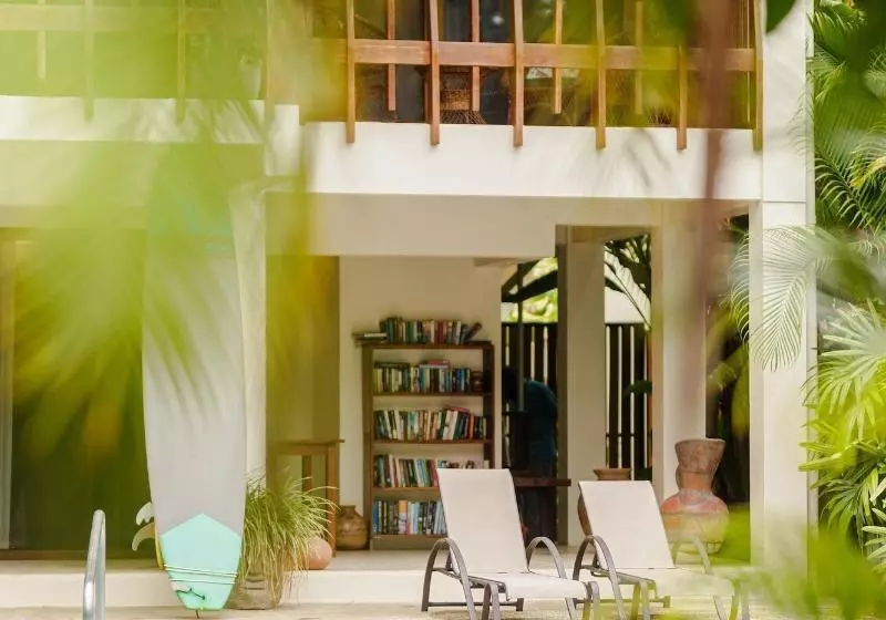 Hotelli The Coast Beachfront
