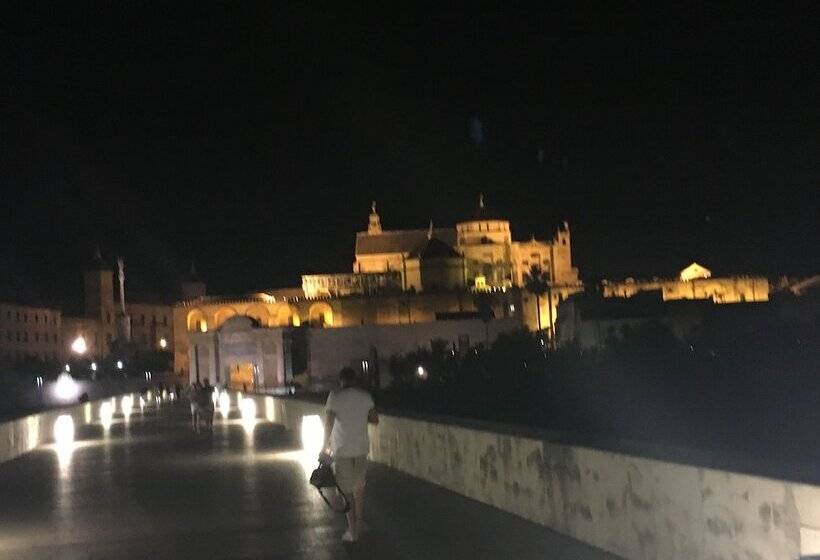 پانسیون Patio De La Plateria