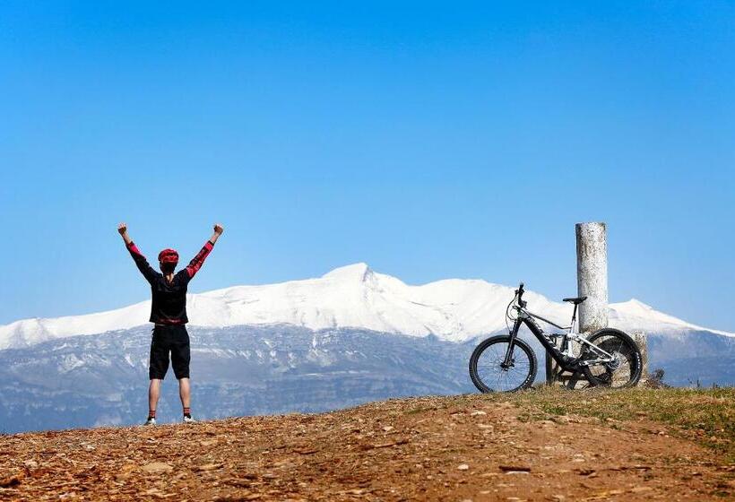 Albergue Sierra De Arbe