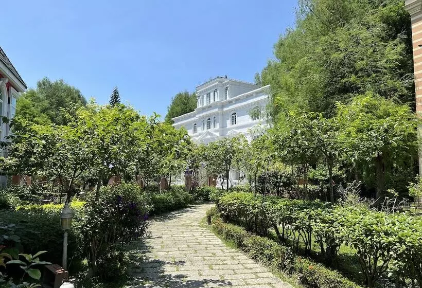 تختخواب و صبحانه Chateau De Olliere