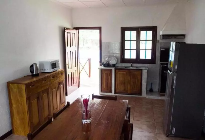 تختخواب و صبحانه Praia Accommodation