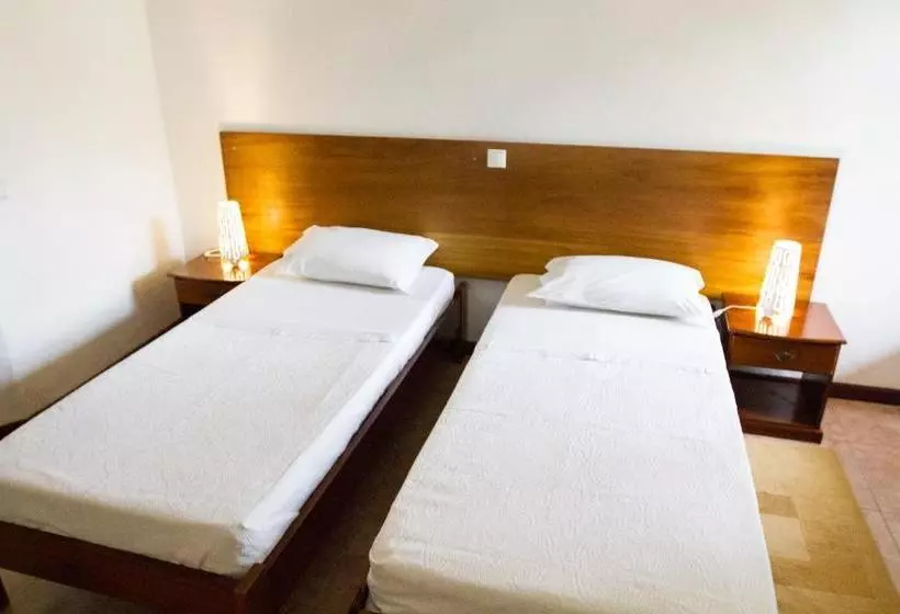 تختخواب و صبحانه Praia Accommodation