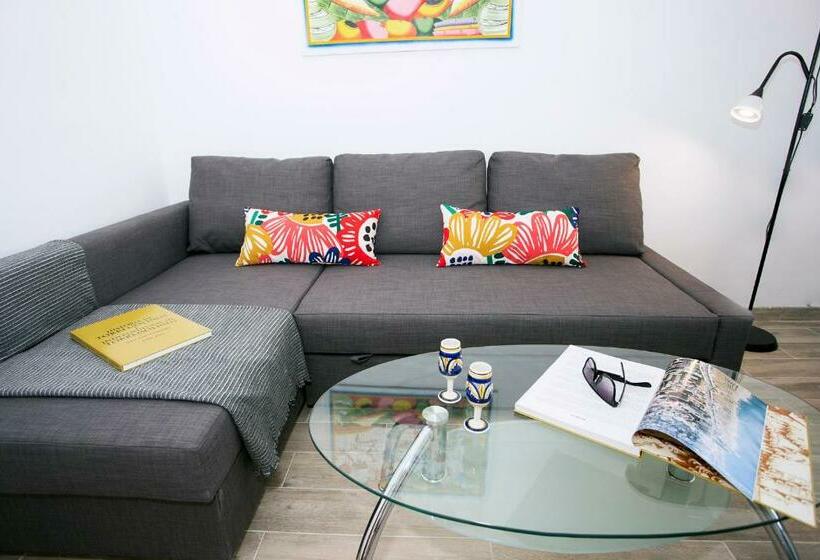 Blue Toscana Pool & Center Apartment