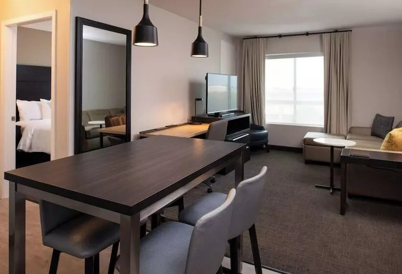 Hotelli Residence Inn Visalia