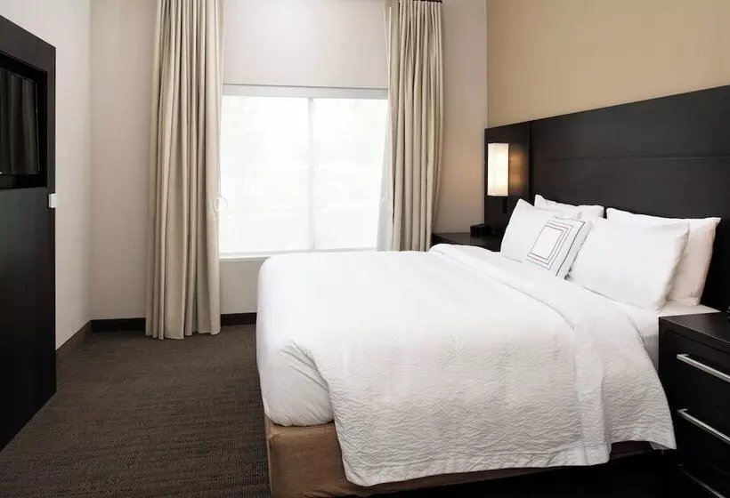 Hotelli Residence Inn Visalia