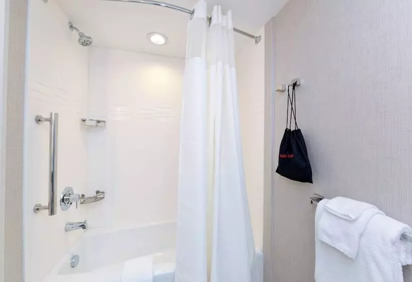 Hotelli Residence Inn Visalia