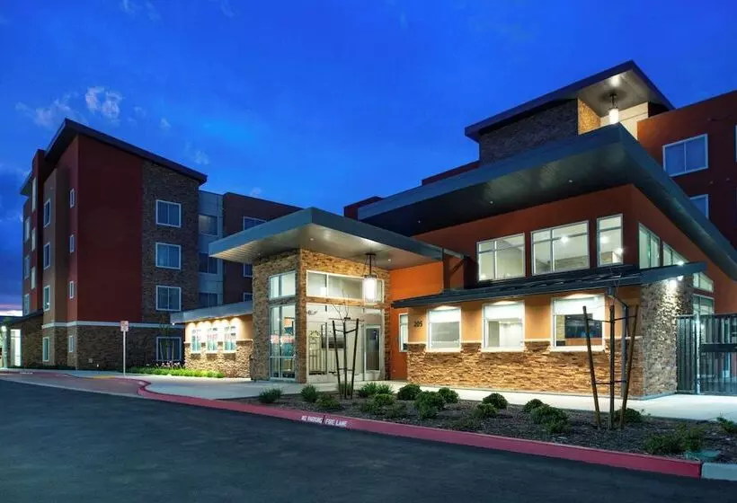 Hotelli Residence Inn Visalia