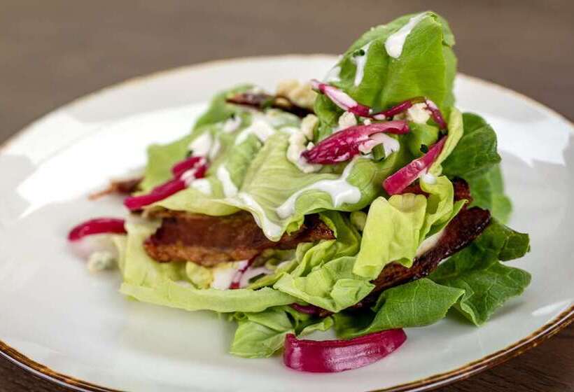 هتل The Peregrine Omaha Downtown, Curio Collection By Hilton