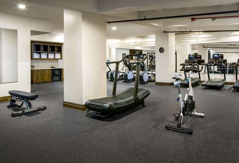 هتل The Peregrine Omaha Downtown, Curio Collection By Hilton