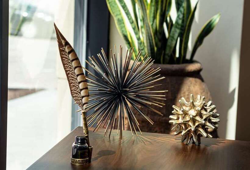 هتل The Peregrine Omaha Downtown, Curio Collection By Hilton