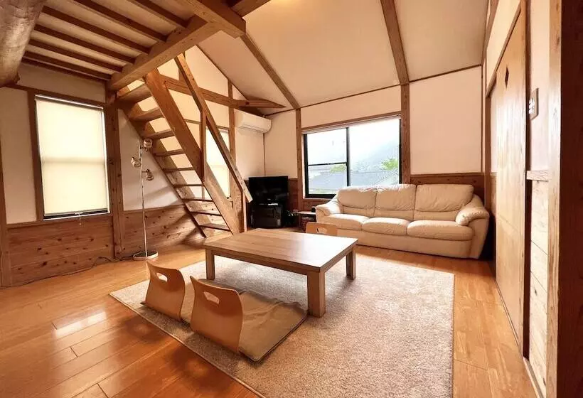 Hotelli Yufuin Flora House