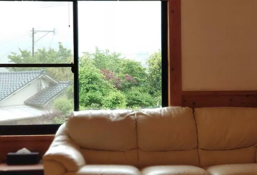 Hotelli Yufuin Flora House