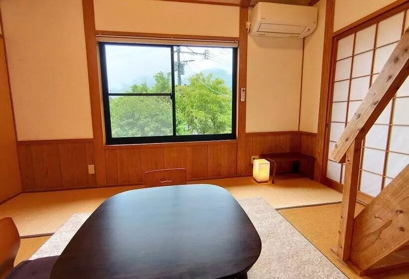 Hotelli Yufuin Flora House