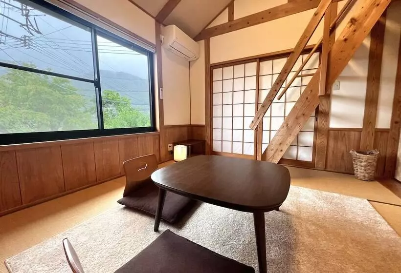 Hotelli Yufuin Flora House