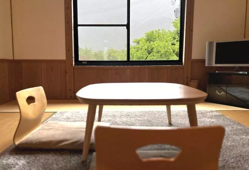 Hotelli Yufuin Flora House