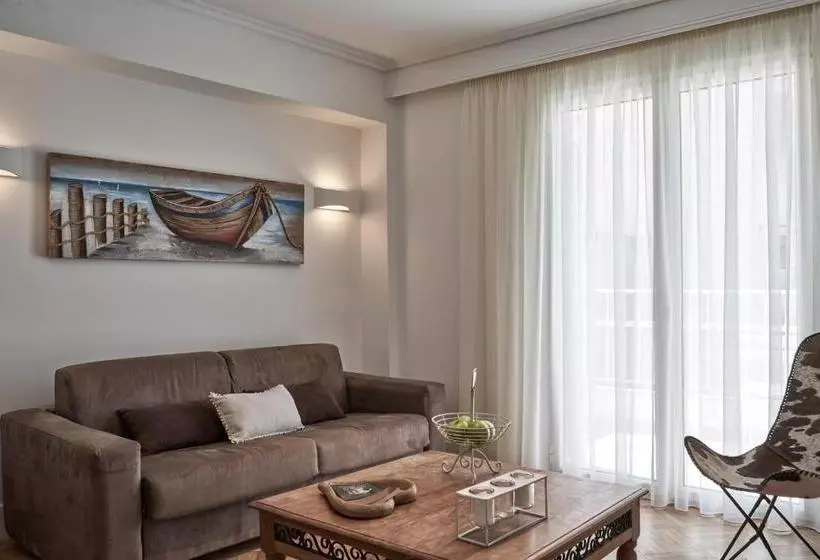 Marvelous N Bright Apt Next To Megaro Mousikis
