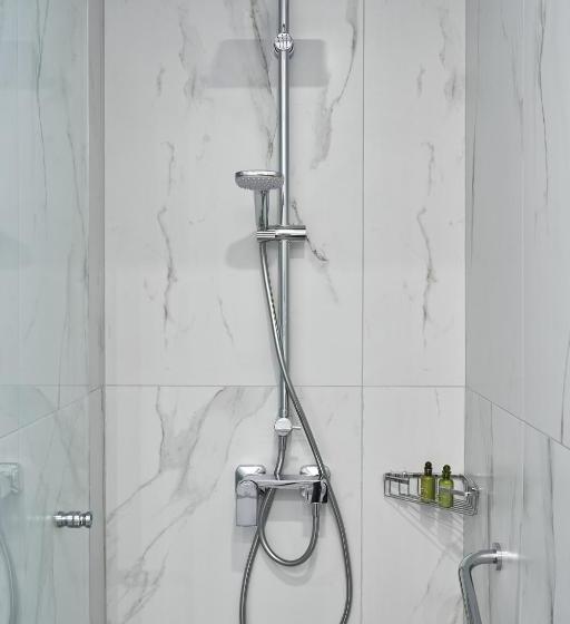 Marvelous N Bright Apt Next To Megaro Mousikis