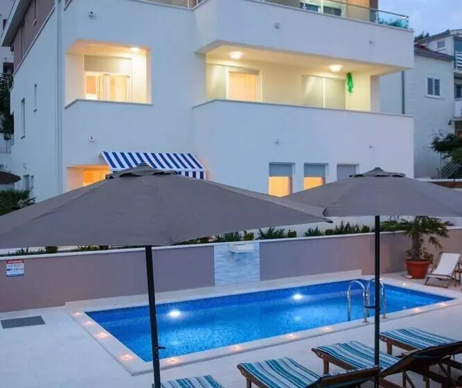 Apartments Villa Aurora 4