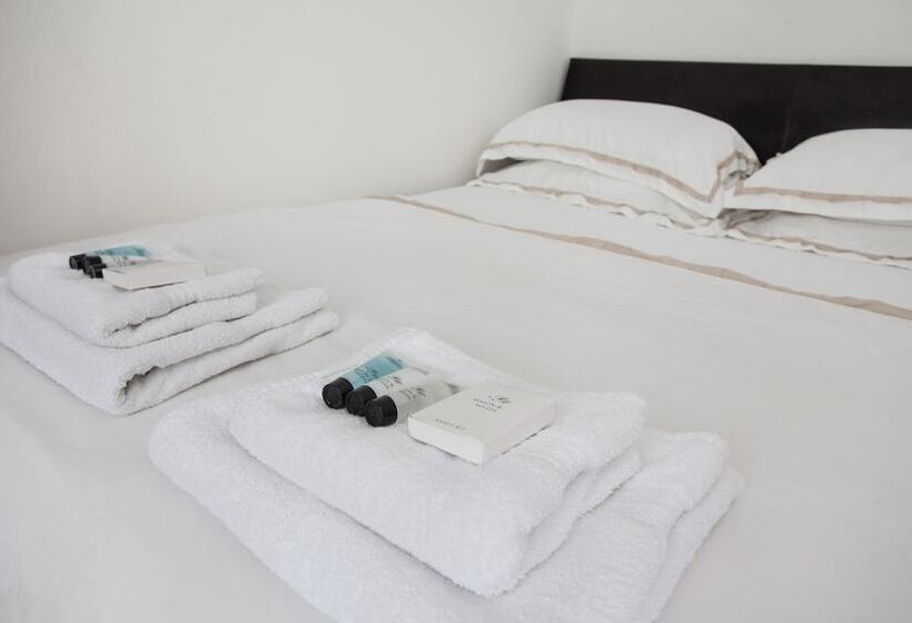 Basic Apartment For Two Amazing Location