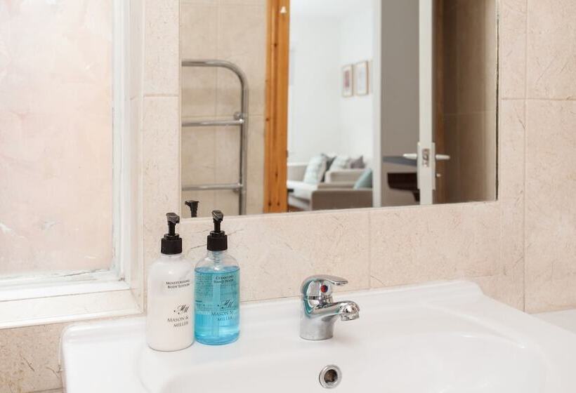 Basic Apartment For Two Amazing Location