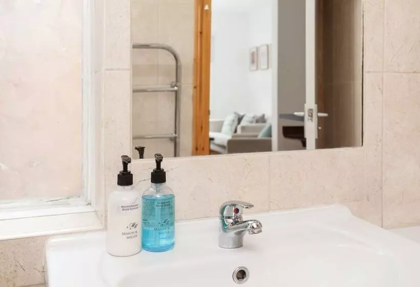 Basic Apartment For Two Amazing Location