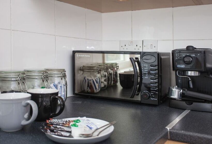 Basic Apartment For Two Amazing Location