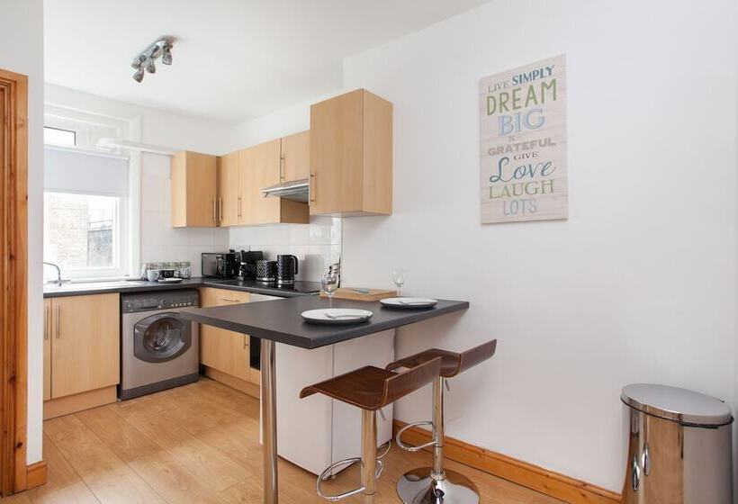 Basic Apartment For Two Amazing Location