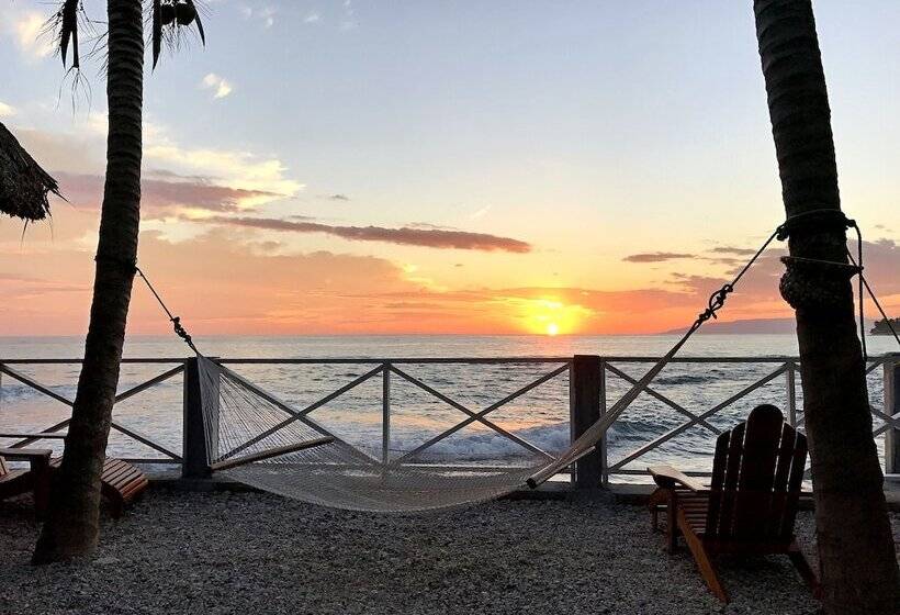 تختخواب و صبحانه Coterelle Breeze