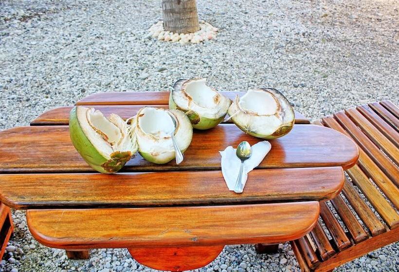 تختخواب و صبحانه Coterelle Breeze