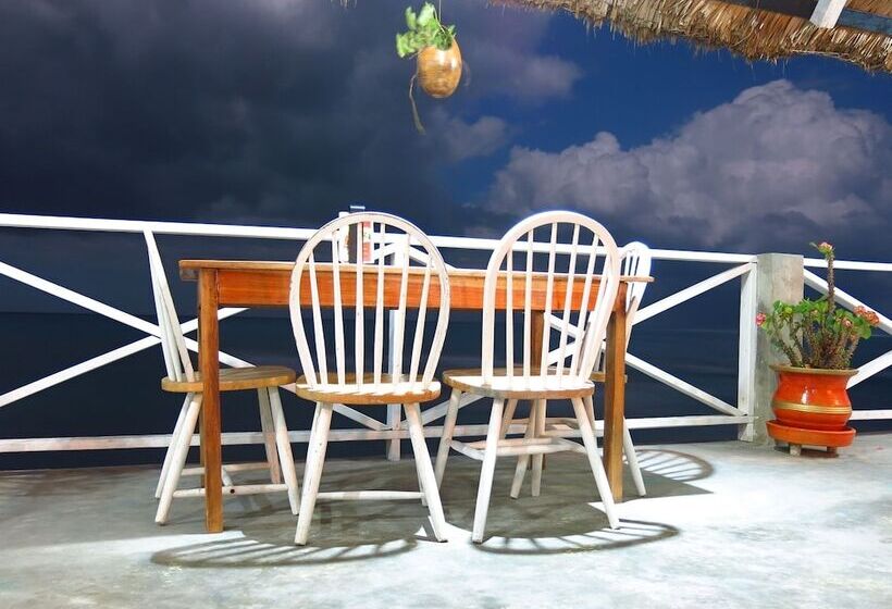 تختخواب و صبحانه Coterelle Breeze