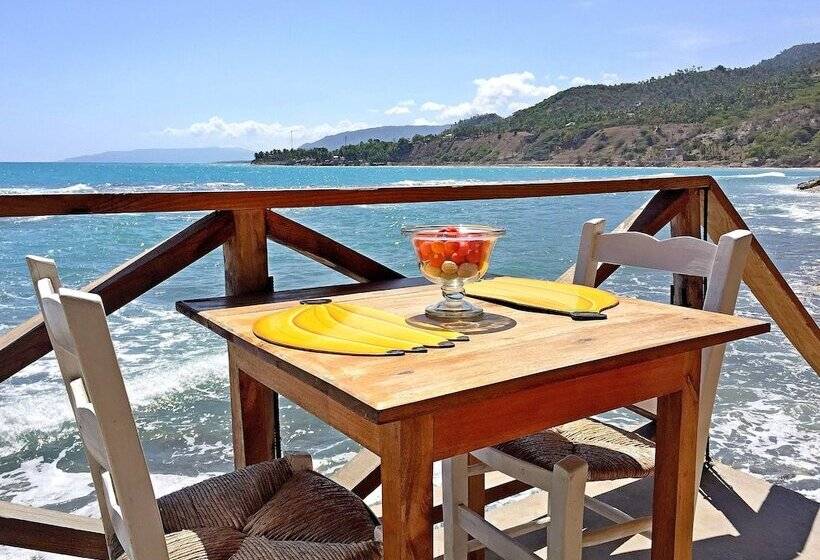 تختخواب و صبحانه Coterelle Breeze