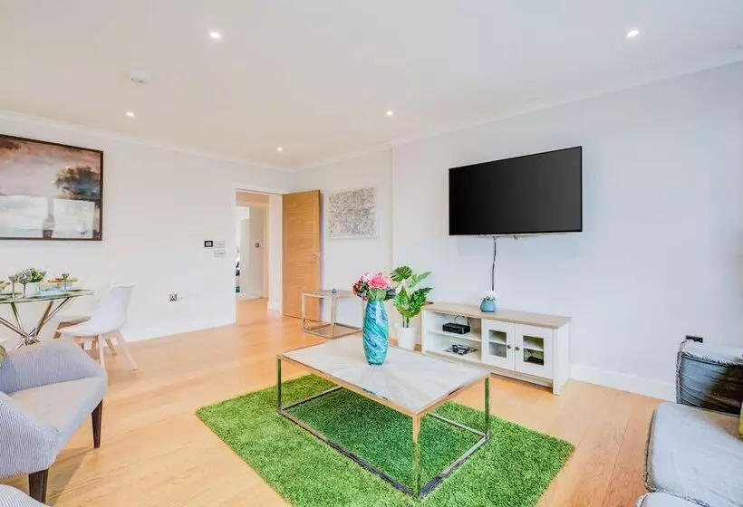 The Concord Modern 2 Bedroom Apartment