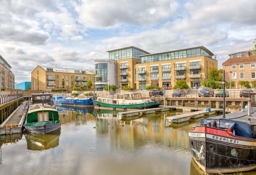 The Concord Modern 2 Bedroom Apartment