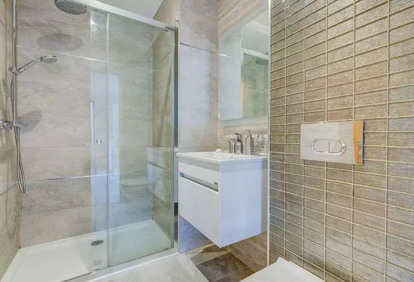 The Concord Modern 2 Bedroom Apartment