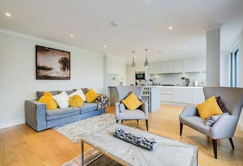 The Concord Modern 2 Bedroom Apartment