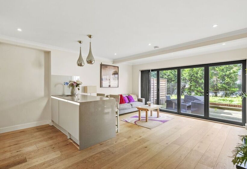 The Concord Modern 2 Bedroom Apartment