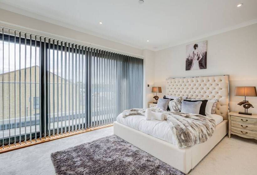 The Concord Modern 2 Bedroom Apartment