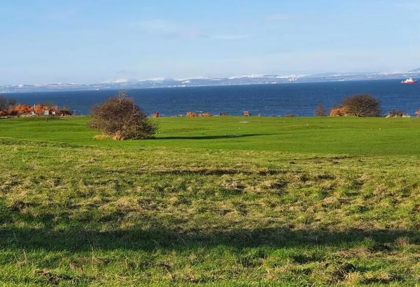 Gullane View Apartment