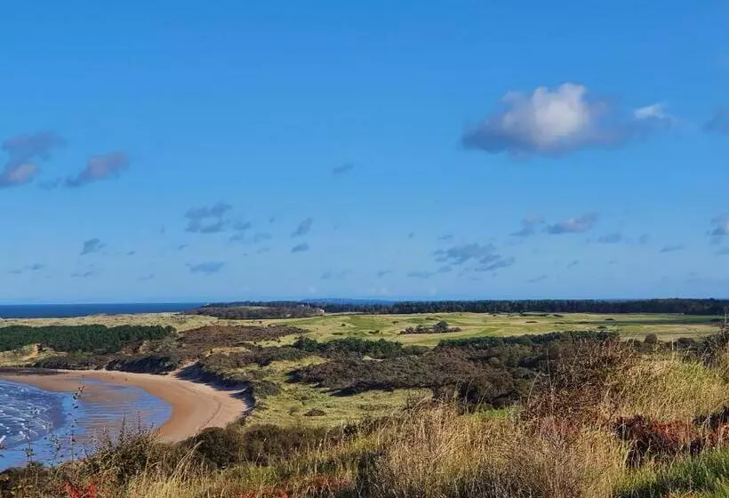 Gullane View Apartment