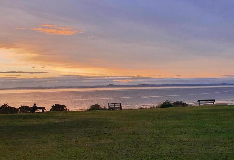 Gullane View Apartment